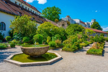 Alman kenti Eichstatt 'taki Willibaldsburg Kalesi Bahçesi.