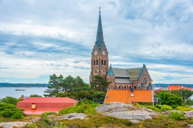 İsveç 'teki Lysekil Kilisesi manzarası.