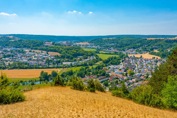 Alman kenti Eichstatt 'taki Willibaldsburg kalesinin Panorama manzarası.