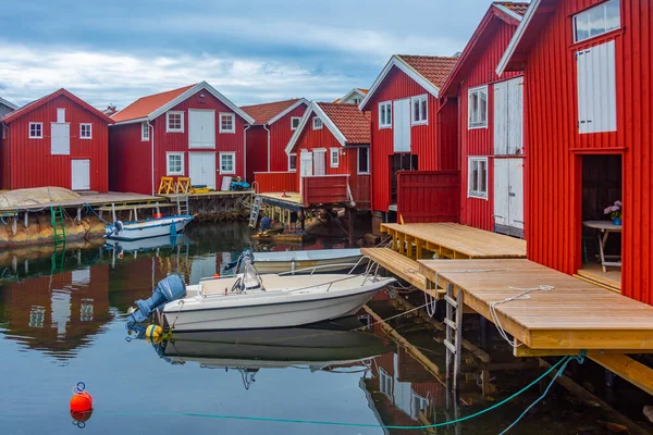 Kolorowe Drewniane Szopy Szwedzkiej Miejscowości Smogen — Zdjęcie stockowe