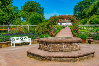 İsveç 'teki Sofiero Sarayı' ndaki bahçeler.
