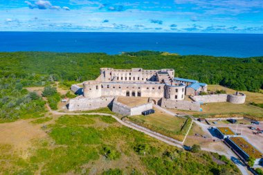 İsveç 'teki Borgholm şatosunun havadan görünüşü.