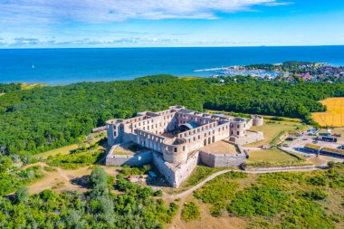 İsveç 'teki Borgholm şatosunun havadan görünüşü.
