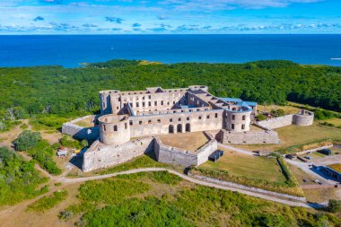 İsveç 'teki Borgholm şatosunun havadan görünüşü.