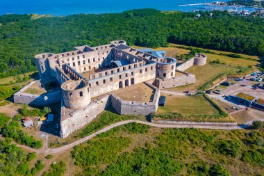 İsveç 'teki Borgholm şatosunun havadan görünüşü.