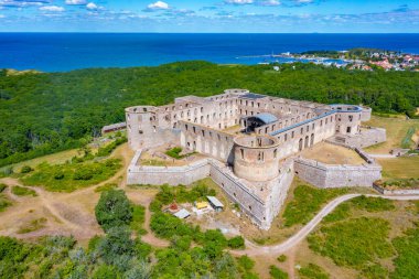 İsveç 'teki Borgholm şatosunun havadan görünüşü.