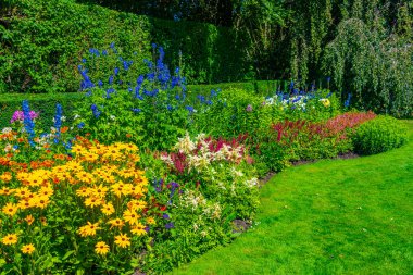 İsveç 'teki Solliden Sarayı' ndaki bahçeler.