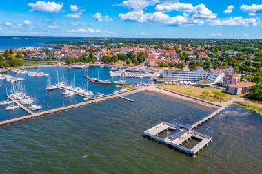İsveç 'te Borgholm' un hava manzarası.