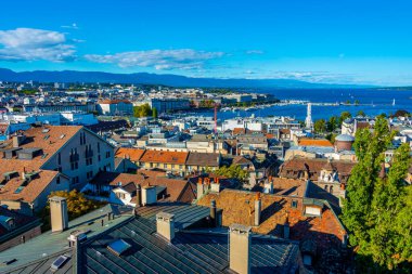 İsviçre 'deki Saint Pierre Katedrali' nden Cenevre 'nin havadan görünüşü.