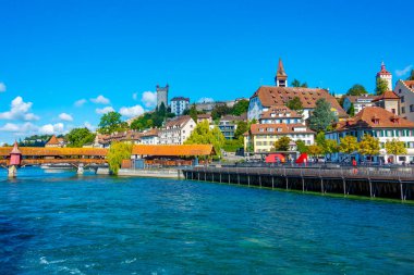 İsviçre 'nin Luzern kentinde Spreuerbruecke Panoraması ve tarihi takviye.