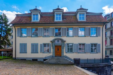 İsviçre 'nin Luzern kentindeki Saint Leodegar Kilisesi.