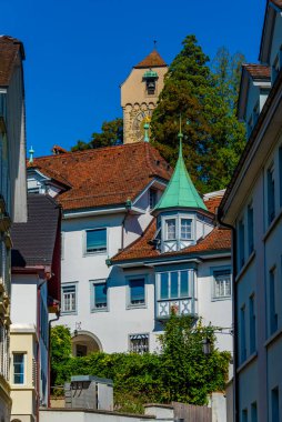 İsviçre 'nin eski Luzern kasabasındaki tarihi cadde.