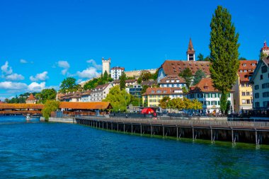 İsviçre 'nin Luzern kentinde Spreuerbruecke Panoraması ve tarihi takviye.