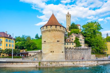 İsviçre 'nin Luzern kasabasında noelliturm.