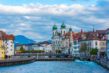 İsviçre 'nin Luzern kasabasındaki Panorama Saint Francis Xavier Kilisesi.