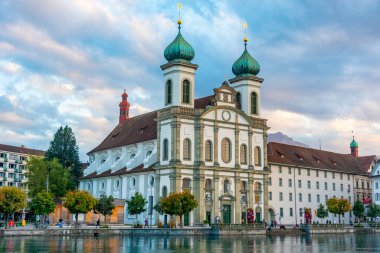 İsviçre 'nin Luzern kasabasındaki Panorama Saint Francis Xavier Kilisesi.