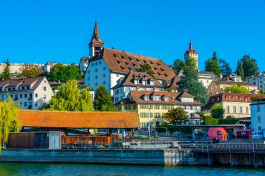 İsviçre 'nin Luzern kentinde Spreuerbruecke Panoraması ve tarihi takviye.
