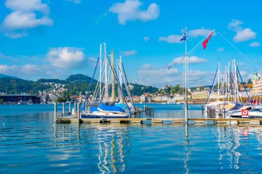 Marina İsviçre 'de Lucerne Gölü' nde..