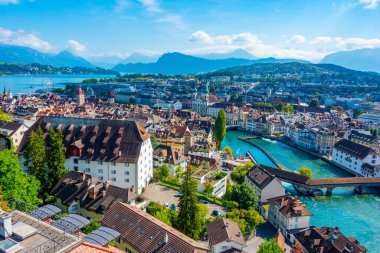 İsviçre 'nin Luzern ve İsa' nın kilisesinin hava manzarası.