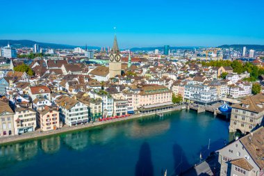 İsviçre Zürih 'teki Aziz Peter Kilisesi Panoraması..