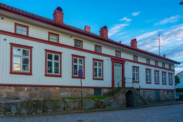 Západ Slunce Pohled Historickou Ulici Stromstadu Švédsko — Stock fotografie