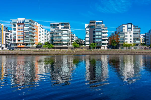 Жилые Здания Вдоль Реки Ниссан Шведском Городе Хальмстад — стоковое фото
