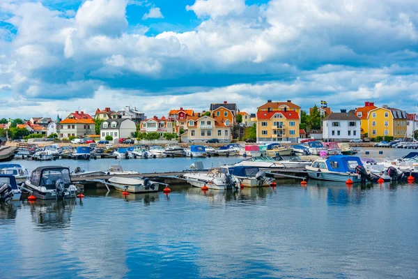 İsveç 'in Karlskrona kasabasında Marina.