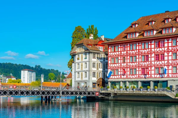 Hotely Nábřeží Reuss Švýcarském Městě Luzern — Stock fotografie