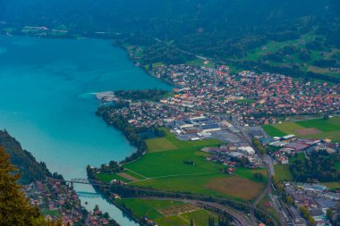 İsviçre, Interlaken 'in günbatımı manzarası.