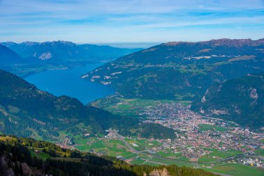 Interlaken, İsviçre 'nin Panorama manzarası.
