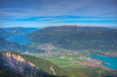 Interlaken, İsviçre 'nin Panorama manzarası.
