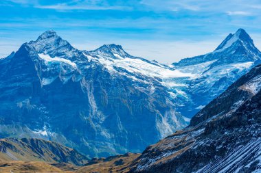 İsviçre 'deki Wetterhorn Dağı Panorama Manzarası.