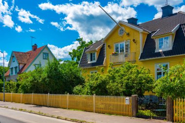 İsveç 'in Borgholm adasındaki renkli kereste evleri..