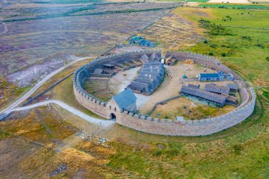 İsveç 'teki Eketorp halka kalesinin panoraması.
