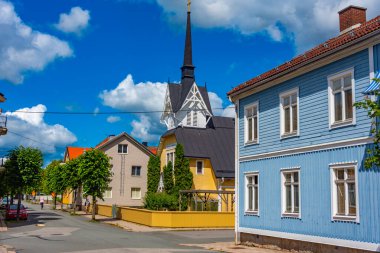 İsveç 'in Eksjo kasabasında renkli kereste evleri
