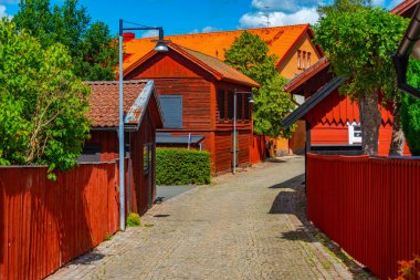 İsveç 'in Eksjo kasabasında renkli kereste evleri