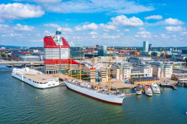 Lilla Bombacıları, Goteborg şehrinde Barken Viking gemisi inşa ediyor...