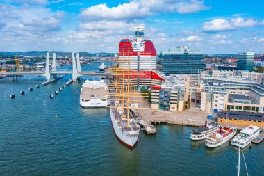 Lilla Bombacıları, Goteborg şehrinde Barken Viking gemisi inşa ediyor...