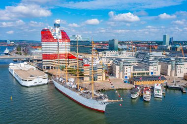 Lilla Bombacıları, Goteborg şehrinde Barken Viking gemisi inşa ediyor...
