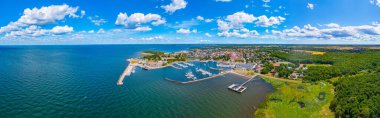 İsveç 'te Borgholm' un hava manzarası.