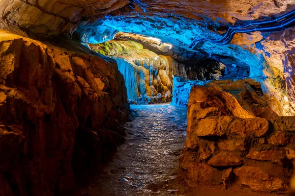 Naturligt Landskab Beatus Caves Schweiz - Stock-foto