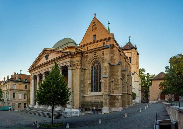 Ηλιοβασίλεμα Στον Καθεδρικό Ναό Του Saint Pierre Στη Γενεύη Ελβετία — Φωτογραφία Αρχείου