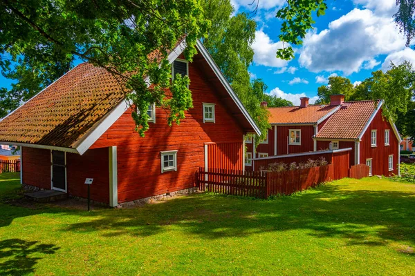 Kolorowe Drewniane Domy Szwedzkim Mieście Vaxjo — Zdjęcie stockowe