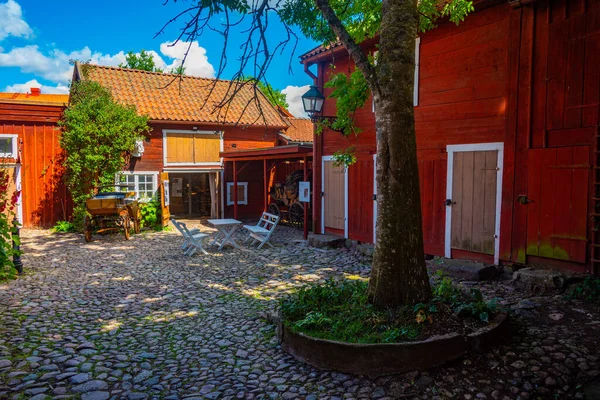 Πολύχρωμα Σπίτια Ξυλείας Στη Σουηδική Πόλη Eksjo — Φωτογραφία Αρχείου