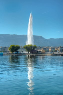 İsviçre 'nin Cenevre şehrindeki Jet d' eau çeşmesi..
