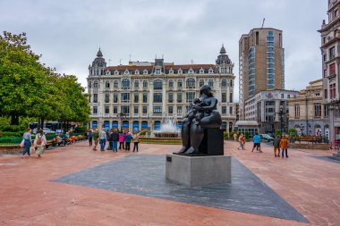 Oviedo, İspanya, 11 Haziran 2022: Plaza de la Escandalera, Oviedo, İspanya.