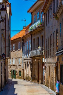 Pontevedra, İspanya, 10 Haziran 2022: Eski Pontevedra, İspanya 'da bir caddenin manzarası.