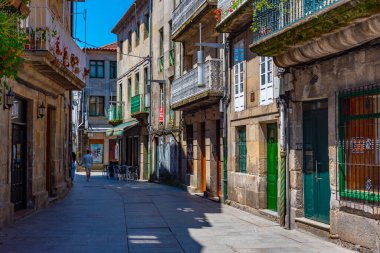 Pontevedra, İspanya, 10 Haziran 2022: Eski Pontevedra, İspanya 'da bir caddenin manzarası.