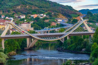 Ourense, İspanya, 10 Haziran 2022: Ourense, İspanya 'da Ponte de Milenio manzarası.