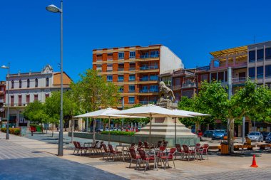 Astorga, İspanya, 9 Haziran 2022: İspanya 'nın eski Astorga kentindeki bir caddenin görüntüsü.